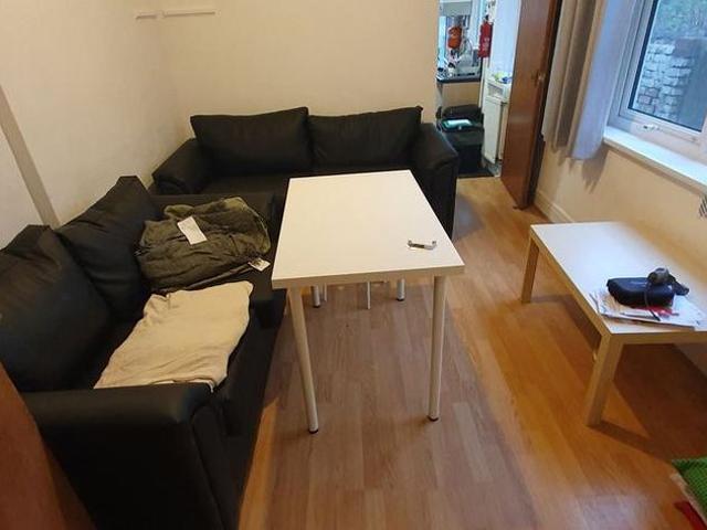 5 bedroom terraced house to rent