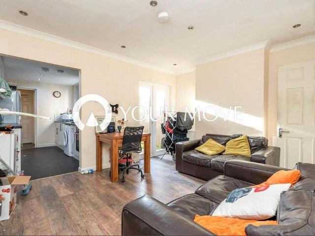 5 bedroom terraced house to rent