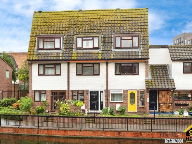 4 bedroom terraced house to rent