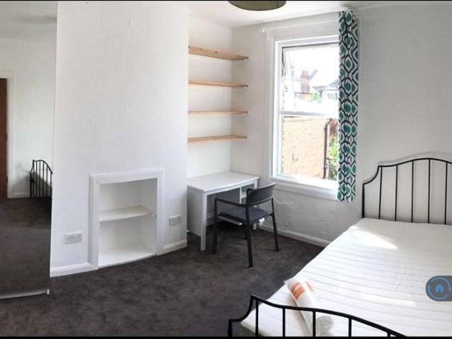 5 bedroom terraced house to rent