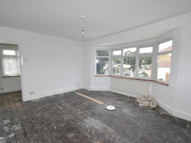 5 bedroom terraced house to rent