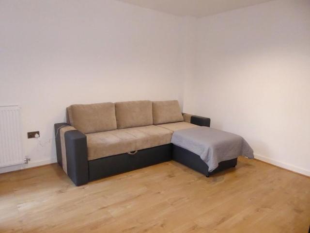 5 bedroom terraced house to rent