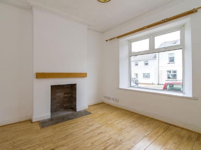 5 bedroom terraced house to rent