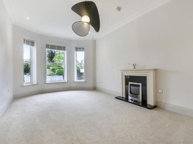 5 bedroom terraced house to rent
