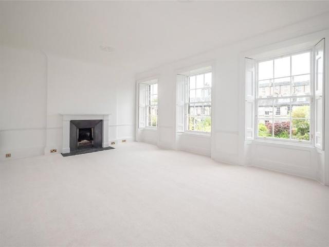 5 bedroom terraced house to rent