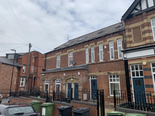 5 bedroom terraced house to rent