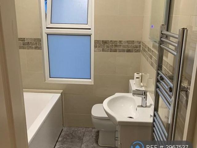 5 bedroom terraced house to rent