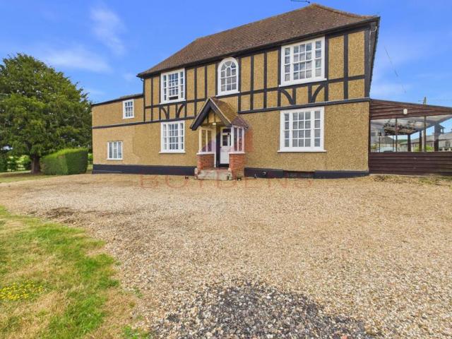 5 bedroom terraced house to rent