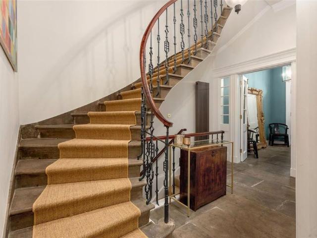 5 bedroom terraced house to rent