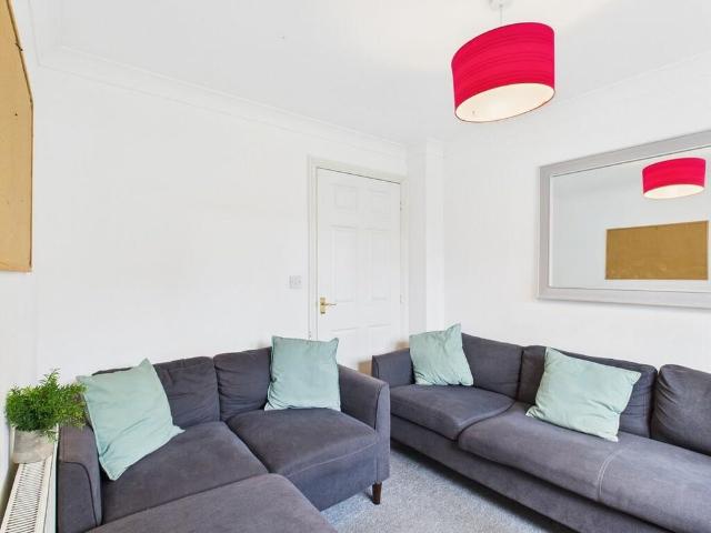5 bedroom terraced house to rent