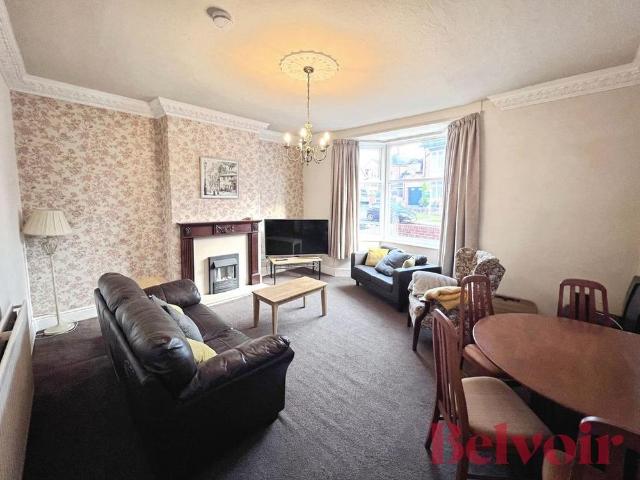 5 bedroom terraced house to rent
