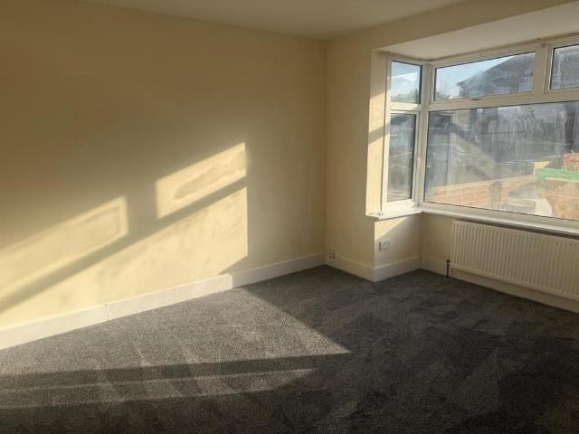 5 bedroom terraced house to rent
