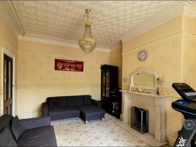 5 bedroom terraced house to rent