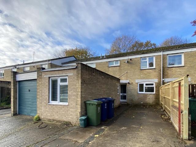 5 bedroom terraced house to rent