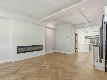 5 bedroom terraced house to rent