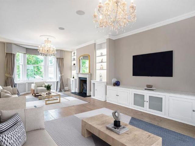 5 bedroom terraced house to rent