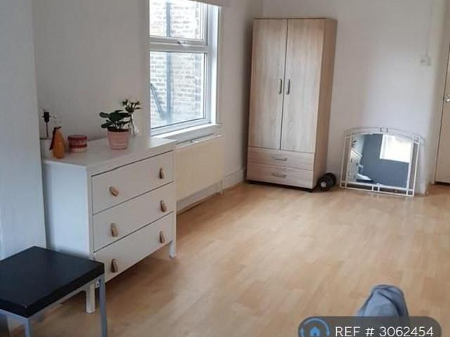 5 bedroom terraced house to rent