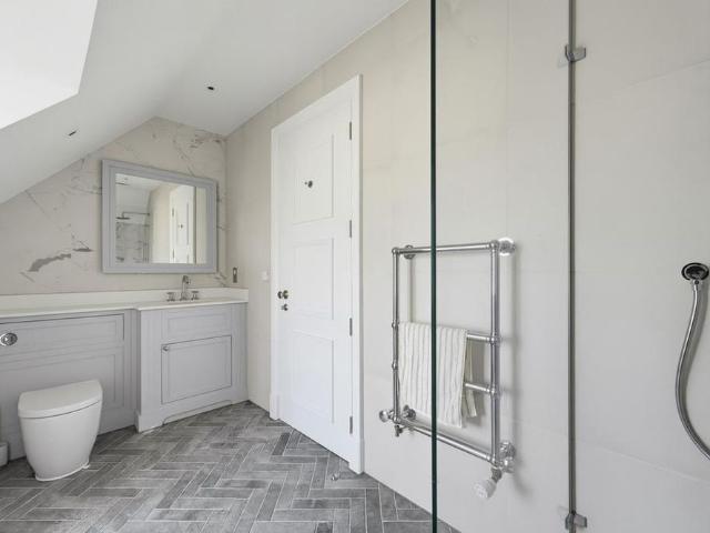 5 bedroom terraced house to rent