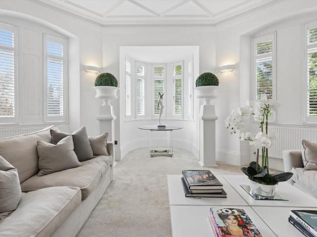 5 bedroom terraced house to rent