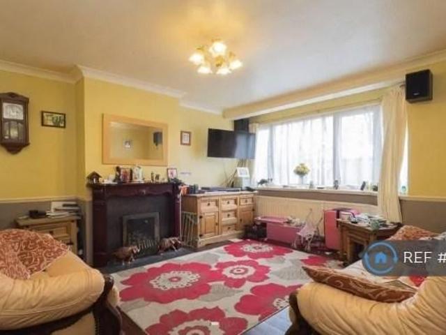 5 bedroom terraced house to rent