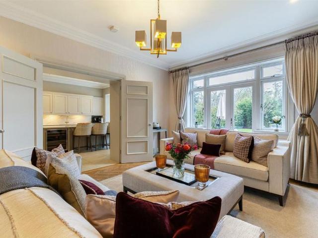 5 bedroom terraced house to rent