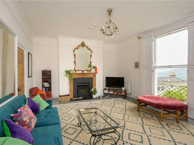 5 bedroom terraced house to rent