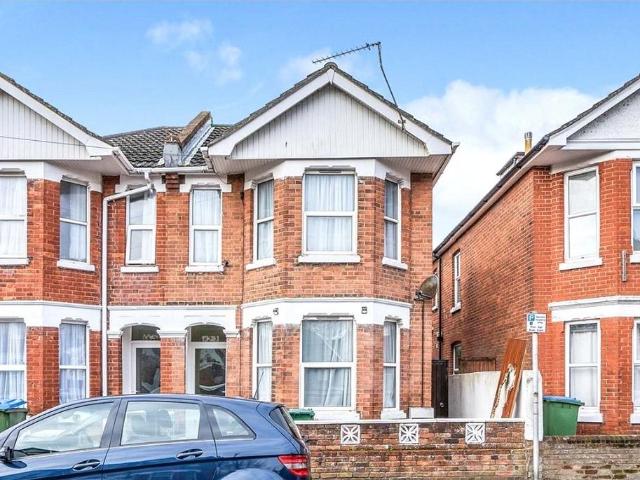 5 bedroom terraced house to rent
