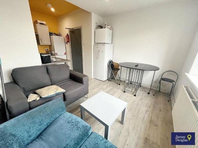 5 bedroom terraced house to rent