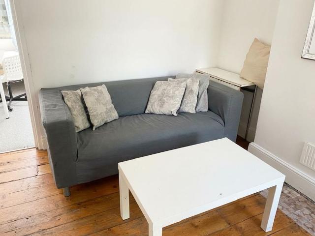 5 bedroom terraced house to rent