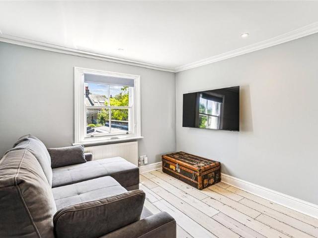 5 bedroom terraced house to rent