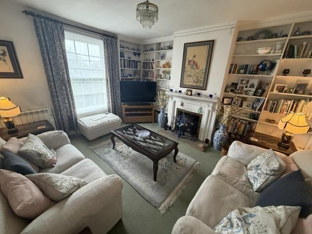 5 bedroom terraced house to rent
