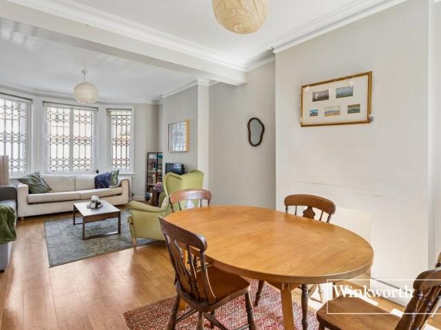 5 bedroom terraced house to rent