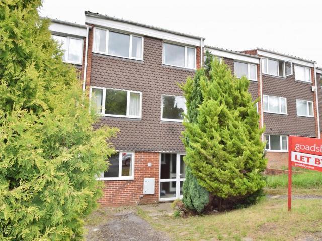 5 bedroom terraced house to rent