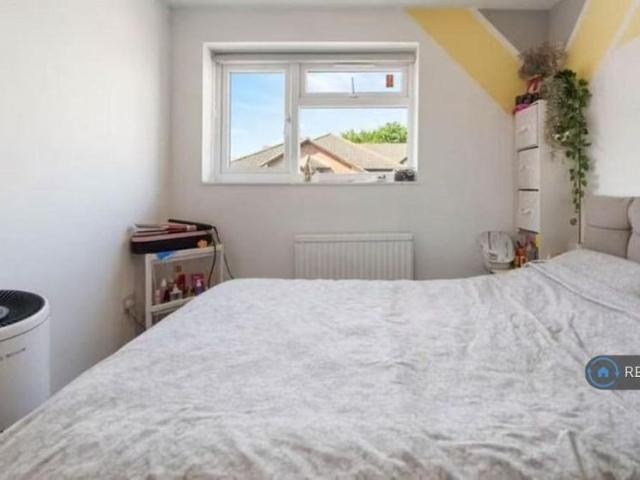 5 bedroom terraced house to rent