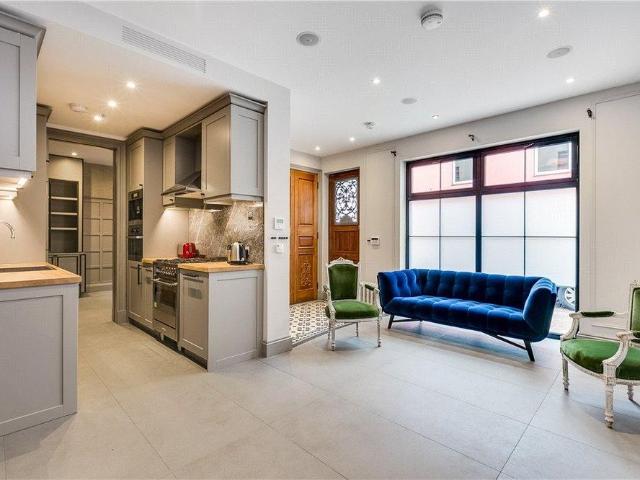 5 bedroom terraced house to rent