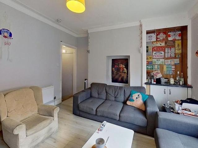 5 bedroom terraced house to rent