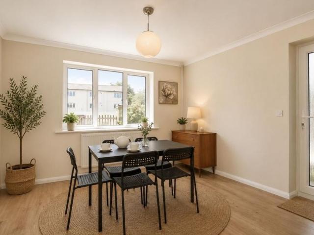 5 bedroom terraced house to rent