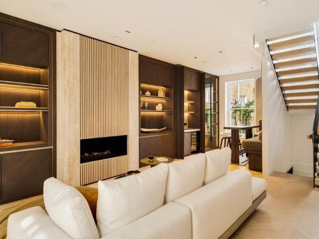 5 bedroom terraced house to rent
