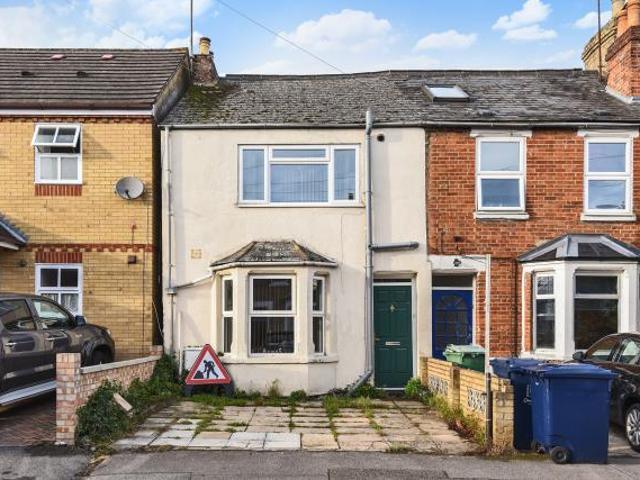 5 bedroom terraced house to rent
