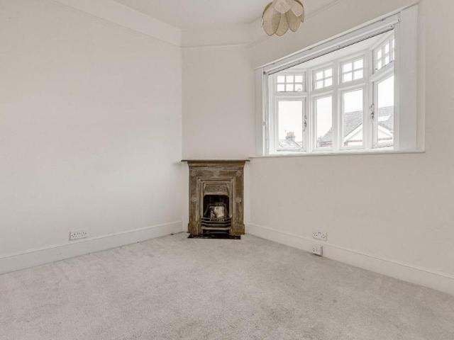 5 bedroom terraced house to rent