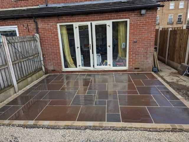 5 bedroom terraced house to rent