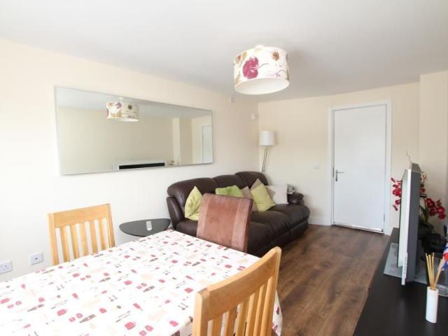 5 bedroom terraced house to rent