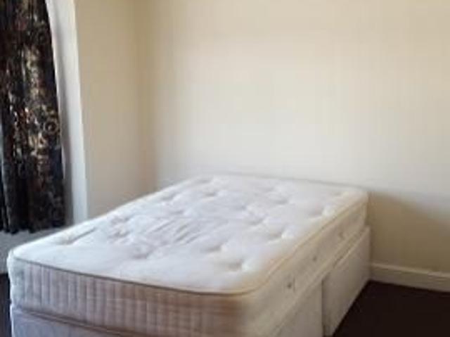 5 bedroom terraced house to rent