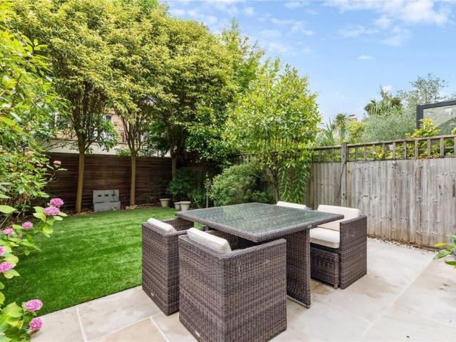 5 bedroom terraced house to rent