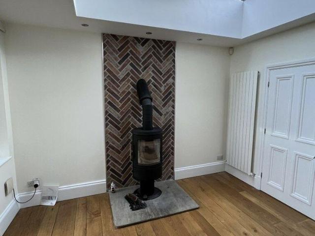 5 bedroom terraced house to rent
