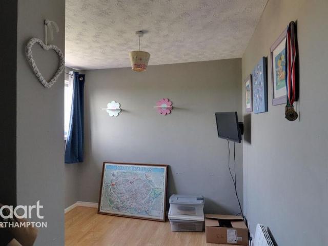 5 bedroom terraced house to rent