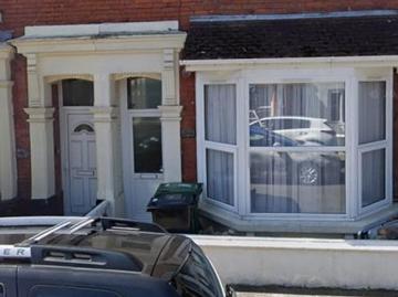 5 bedroom terraced house to rent