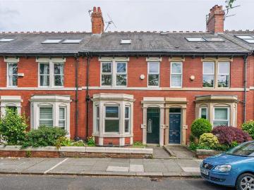 5 bedroom terraced house to rent