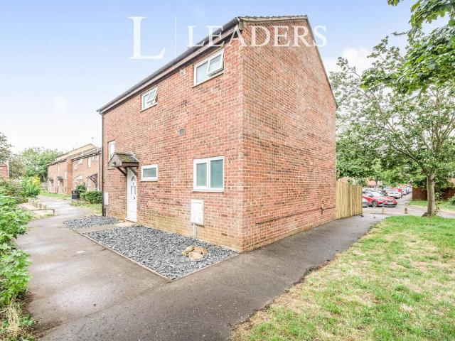 5 bedroom terraced house to rent