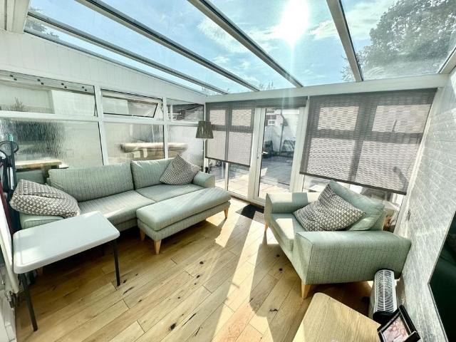 5 bedroom terraced house to rent